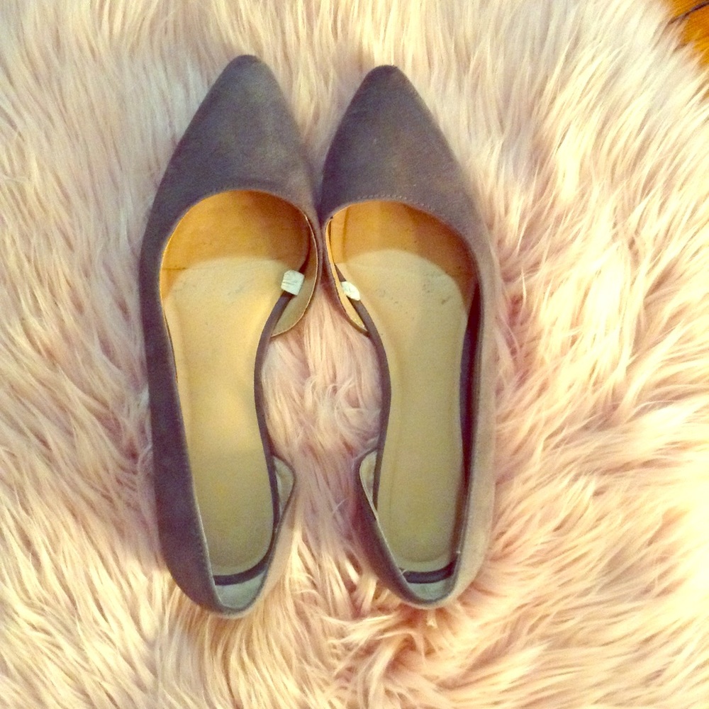 Old Navy Pointed Grey Flat